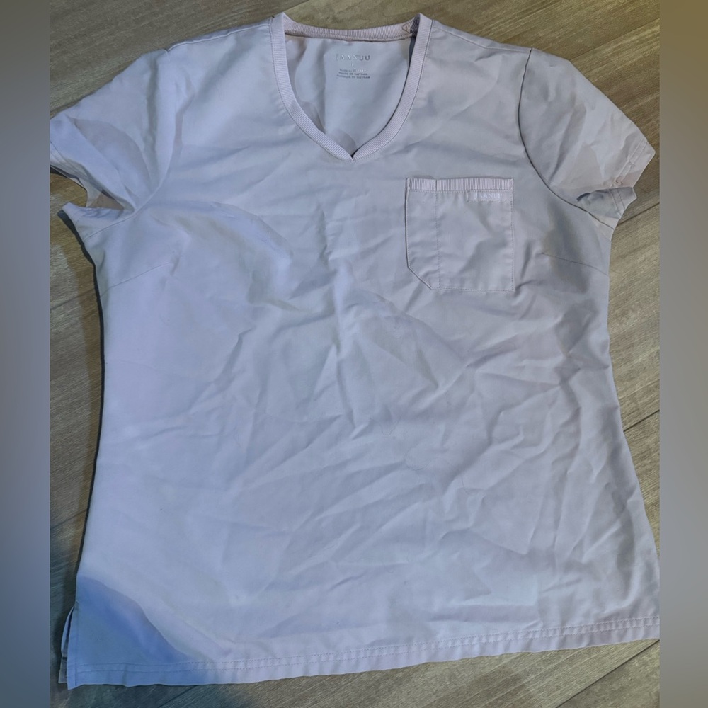 Jaanuu scrub top